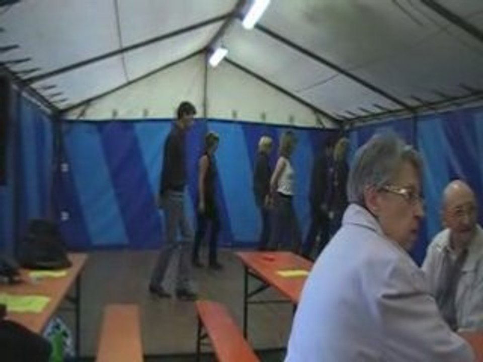 MOV083