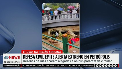 Chuva em Petrópolis provoca caos e alagamentos no RJ