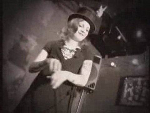 Red hot mary, la reine du strip-tease burlesque à Fribourg!