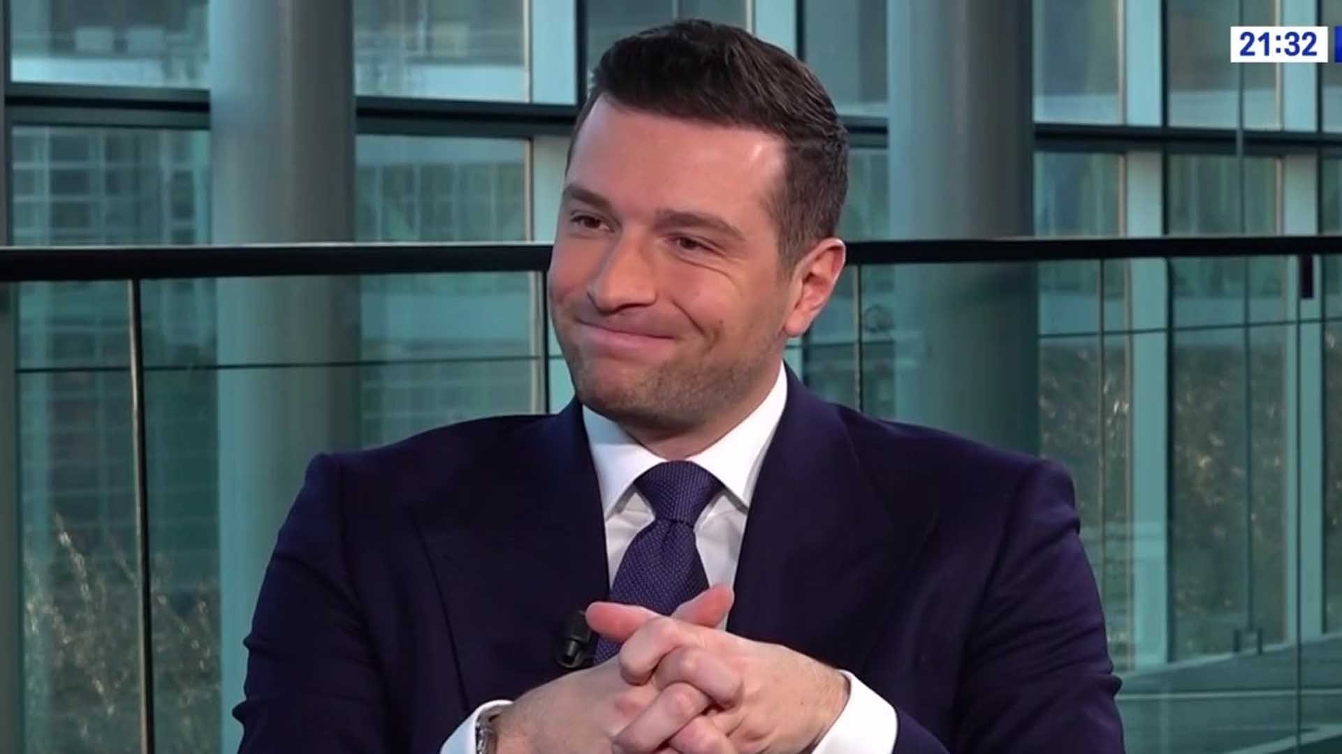 Jordan Bardella fustige le montage de Quelle époque : "Je me suis retrouvé  sur un plateau du service public sous les moqueries