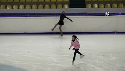 Kocaeli'de buz üzerinde şampiyona heyecanı başladı!