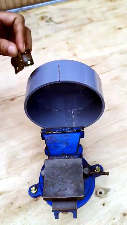 Chỉ với 1 ít vật dụng đơn giản tôi đã cứu tủ điện nhà tôi KHÔNG BAO GIỜ ướt mưa lớn nữa! 😱🛡️ Bạn shock chưa? 12M views đang bàn tán! 🔥