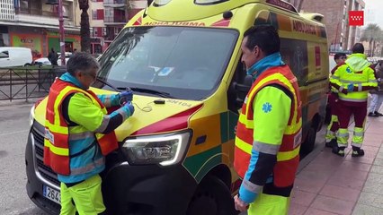 Un incendio con explosión en una vivienda de Parla causa graves daños y un herido leve