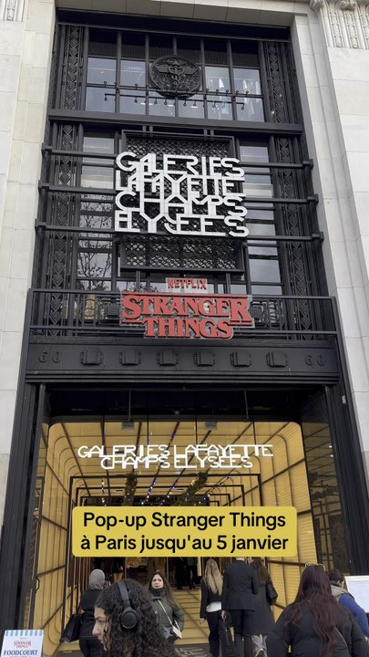 Je suis allé au pop-up Stranger Things aux Galeries Lafayette des Champs-Élysées et c'était trop cool !!!