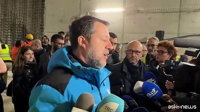 Sbarcati a Napoli i 113 naufraghi soccorsi da una nave di Emergency