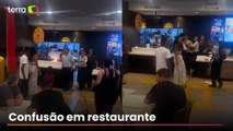 Funcionários e clientes trocam socos e fazem 'guerra de comida' em briga no McDonald's