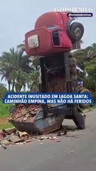 Caminhão de entulho empina em rua de Lagoa Santa; ninguém se fere