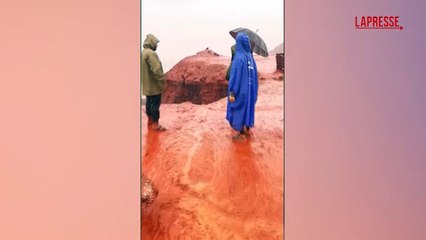 Iran: piove sull'isola di Hormuz, l'acqua del mare si colora di rosso