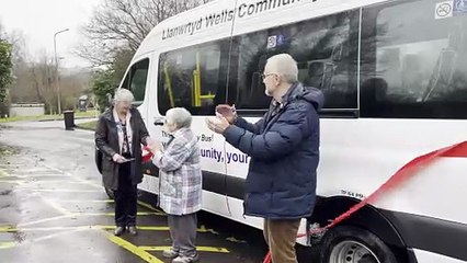 A new community bus has launched in Llandrindod Wells, thanks to funding from the National Lottery.