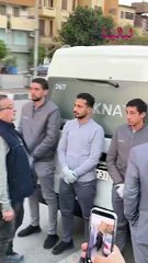 لحظة وصول جثمان الفنانة نيفين مندور لأداء صلاة الجنازة عليها وشقيقتها تنهار وتدعو لها