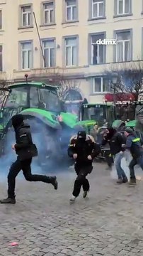 Agricultores bloquean Bruselas en protesta por el acuerdo UE-Mercosur y los recortes de ayudas