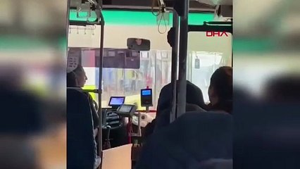 Özel halk otobüsünde şoke eden kavga: Şoför ile kadın yolcu birbirine girdi