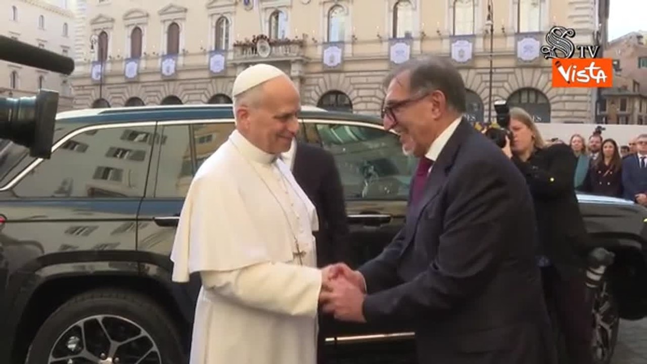 Papa Leone XIV a sorpresa in Senato per visitare la mostra della Bibbia di Borso d'Este