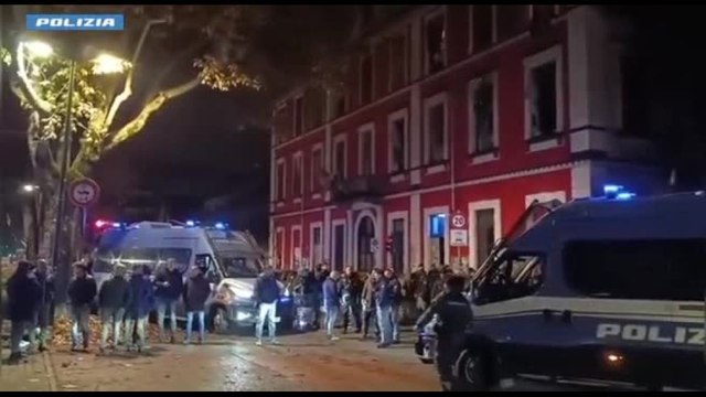 Sgomberato il centro sociale Askatasuna. Piantedosi: segnale chiaro