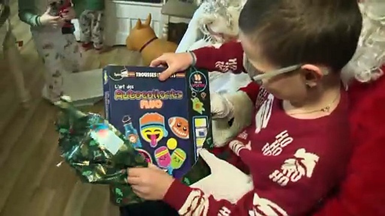 CH 18 Dec TOPO Pere noel cadeaux Clermont WEB