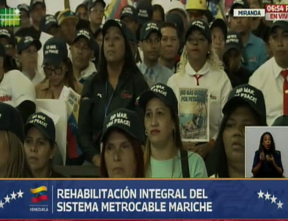 Pdte. Maduro anunció que se imprimirán 2 millones de ejemplares de la Constitución para el pueblo