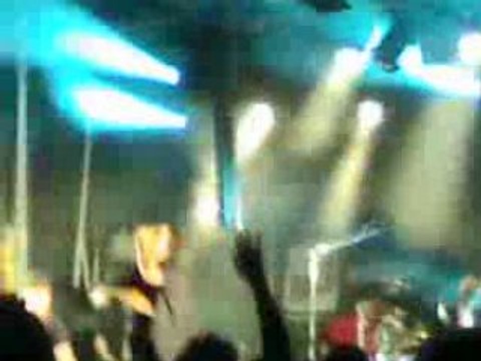 Mass hysteria- nous sommes bien