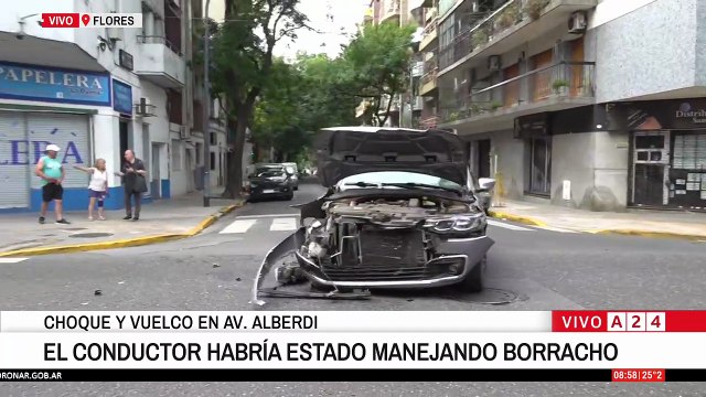 Manejó a contramano en Flores, chocó y volcó: seis personas resultaron heridas