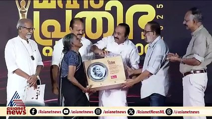 മഹാപ്രതിഭാ പുരസ്കാരങ്ങൾ സമ്മാനിച്ച് ഓക്സിജൻ ഗ്രൂപ്പ്
