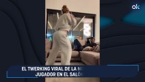 El twerking viral de la novia de Vinicius al jugador en el salón de su casa