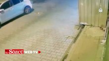 Fatih'te "dur" ihtarına uymayan sürücünün bekçiye çarpması kamerada