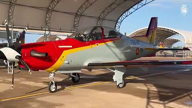 EN VÍDEO | La Princesa Leonor, a los mandos: las espectaculares imágenes de su primer vuelo en solitario y la ovación de sus compañeros