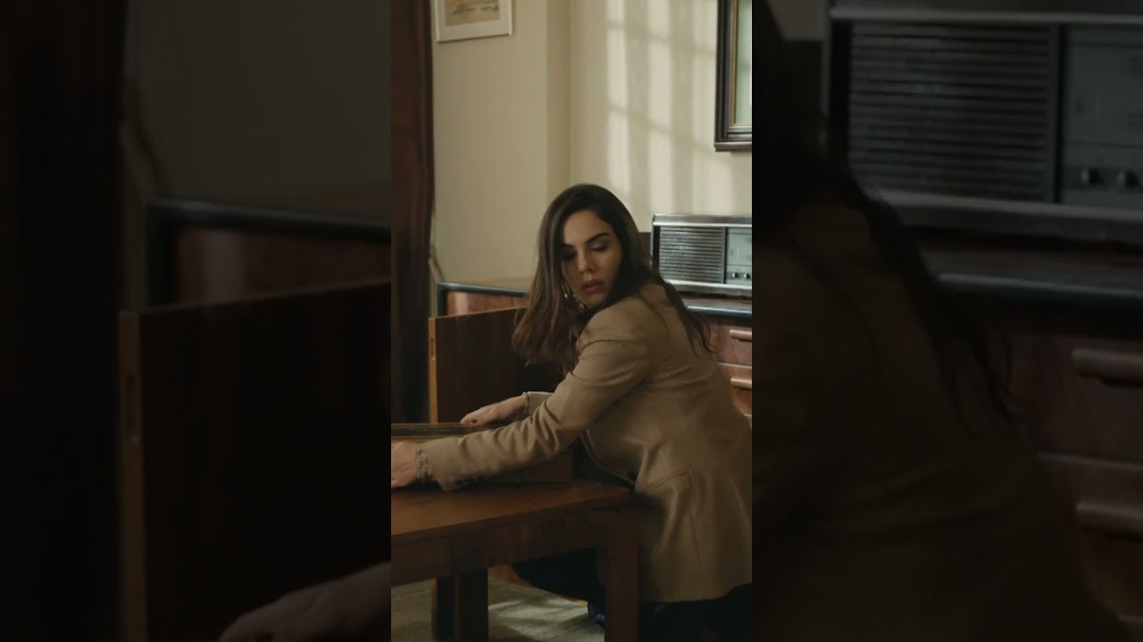 سيفدا تحمل المسدس  - مسلسل لا أحد يعلم #shorts #مدبلج #kimsebilmez ​ #مسلسل  @atvarabic