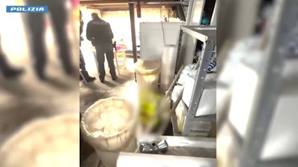 Fabbrica illegale di fuochi d'artificio scoperta nel napoletano, una denuncia