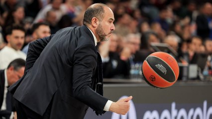 Chus Mateo: "Aunque por momentos el entrenador es un ser muy social, hay momentos que rumia en la soledad"