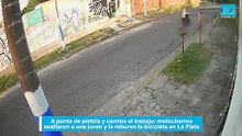 A punta de pistola y camino al trabajo, motochorros asaltaron a una joven y le robaron la bicicleta en La Plata