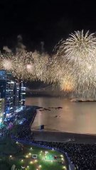 🎆🇰🇷 Busan a embrasé la nuit Le festival des feux d’artifice de Busan a littéralement enflammé le ciel au-dessus de Gwangalli Beach. Un spectacle d’une intensité rare, salué en direct, où la synchronisation, l’ampleur et l’énergie ont marqué les esprits