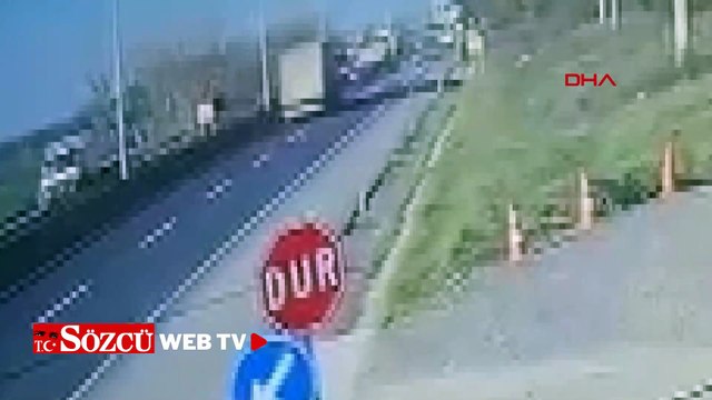 Otomobil yol kenarındaki beton parçasına çarptı; 5 yaralı