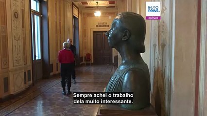 "Kontakthof": o mundo poético de Pina Bausch revive no Teatro Nacional de Atenas