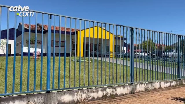 Ação de Natal distribui doces para alunos de Cmei no Riviera