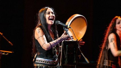 Agadez in «Queendoms Unplugged»: sold out il live acustico e «sciamanico» all'Auditorium Parco della Musica