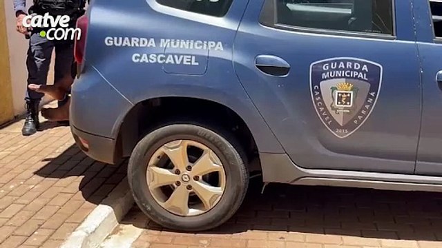 Homem é preso por agressão na Praça da Bíblia, em Cascavel