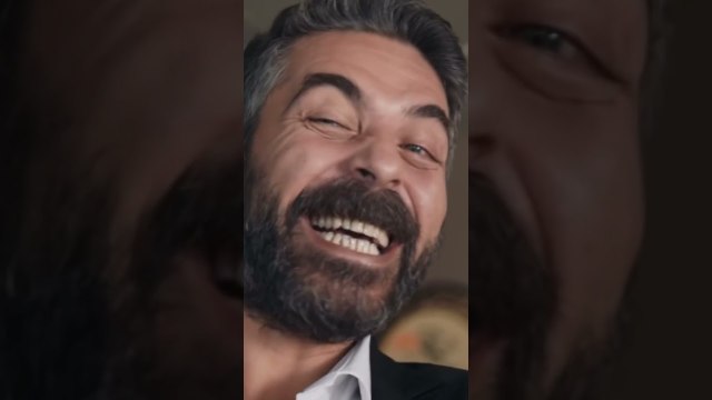 عم تضحك على زوجها مشان تاخد منو مصاري 🤣 - البحر الأسود #shorts - @atvarabic