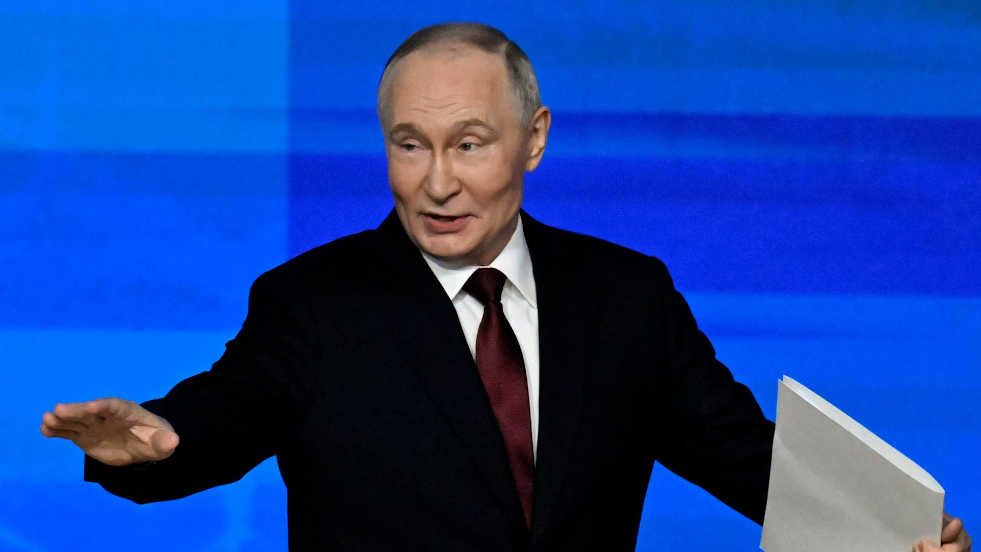 Vladimir Putin critica a la OTAN por prepararse para una "guerra con Rusia"