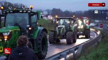 Fransa'da çiftçiler yolları kapattı