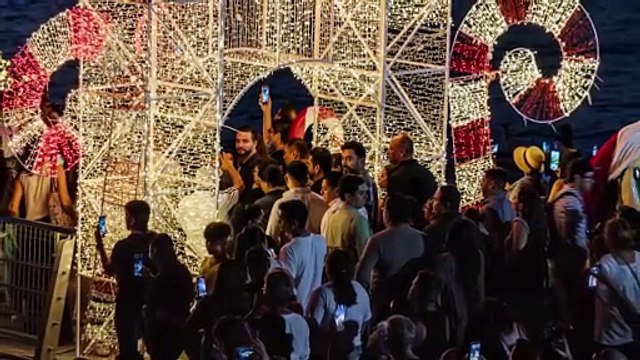 Puerto Vallarta se llena de magia navideña en el Malecón | CPS Noticias
