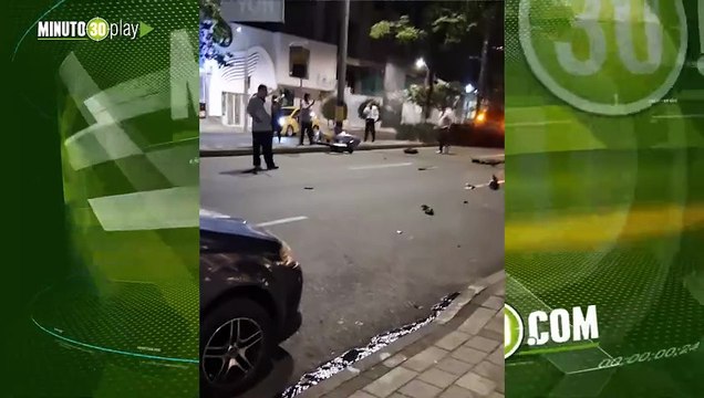 'Tremendo totazo': Conductor presuntamente borracho estrelló su carro contra una ambulancia en La 33