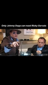Johnny Depp roasts Ricky Gervais 😱 Fun fact： Ricky wrote these jokes — which makes it even funnier