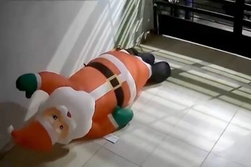 Roban Santa Claus inflable en Puebla y causa indignación en redes | VIDEO