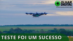 Carro voador brasileiro faz voo inaugural no interior de SP