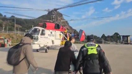 울릉도 응급환자 해경 헬기 통해 긴급 이송 / YTN