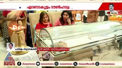 'ശ്രീനിവാസന് തുല്യനായ ഒരു കംപ്ലീറ്റ് ഫിലിംമേക്കർ നമ്മുടെ സിനിമാലോകത്ത് ഉണ്ടോയെന്ന് സംശയമാണ്'