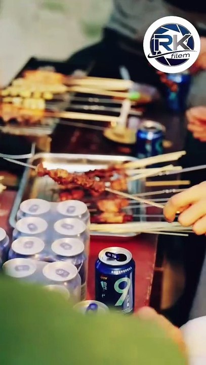 PRIA MENEMBUS WAKTU KE MASA KELAPARAN, MEMBAWA SISTEM MAKANAN MEMBANTU WARGA BAHASA INDONESIA PART 4