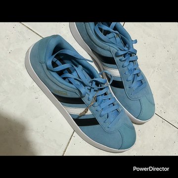 ZAPATILLAS ARGENTINA Y LA GENTE ALTA ES OTRA COSA LE SUBE MUCHO (PERSONALIDAD) HOMBRES Y MUJERES A MI ME GUSTA MUCHO LA MUJER ALTA NO LAS MENDIGAS TAPÓNES DE ALBERCA ENANAS NFELICES Y SI ES BONITA ESA ALTA YA ESTÁ EN LA GLORIA ESA REINA YA LA TIENE HECHA