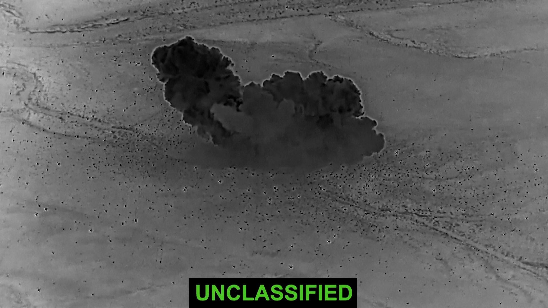 El Ej�rcito de los Estados Unidos ha iniciado un ataque a gran escala contra objetivos del Estado Isl�mico (ISIS) en Siria como represalia por la emboscada perpetrada la semana pasada. El operativo, denominado Operaci�n Ataque Ojo de Halc�n (Hawkeye Strike), busca destruir la infraestructura y los dep�sitos de armas del grupo terrorista en respuesta al ataque del 13 de diciembre que acab� con la vida de dos soldados y un int�rprete civil estadounidenses en la provincia de Homs.