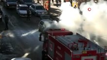 Kars’ta korkutan yangın: Park halindeki otomobil alevlere teslim oldu